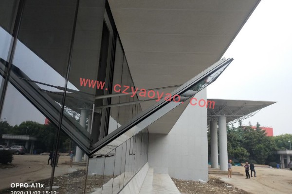 螺桿式開窗器安裝技術(shù)要求,電動(dòng)開窗機(jī)的安裝步驟